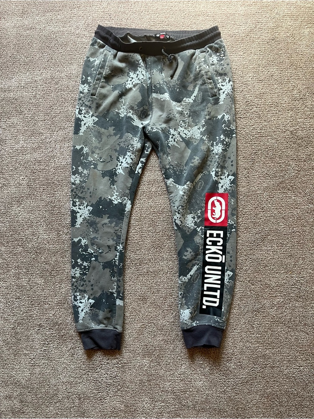 VTG 00’s / Y2K ECKO UNLTD. Camo Sweatpants